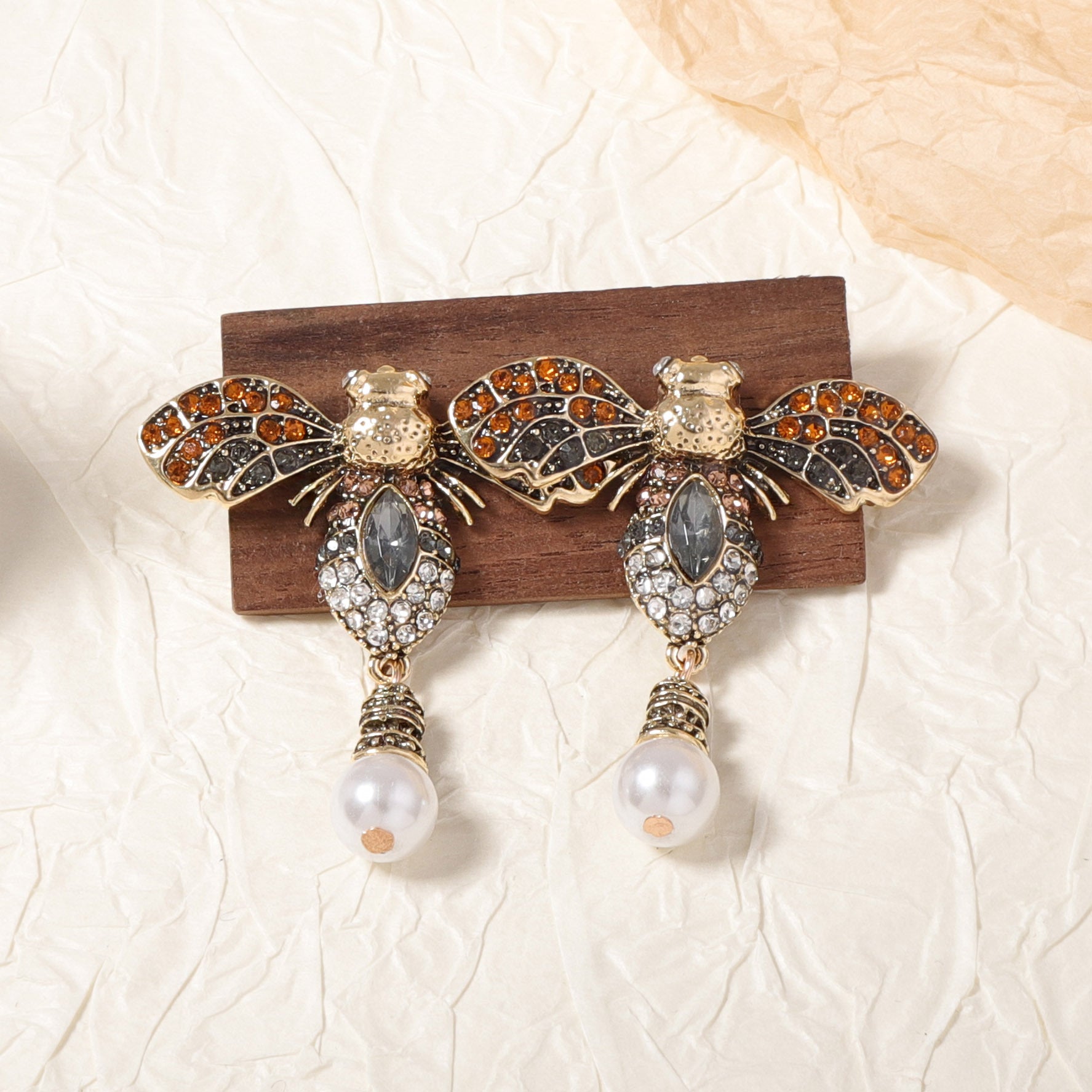 Beautiful Pearl Earring with Unique Style