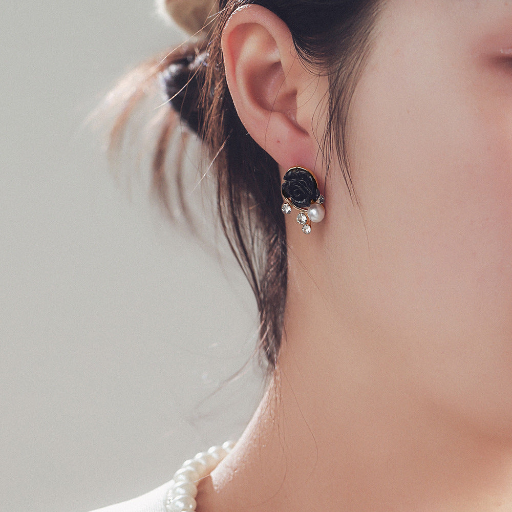 Charming Pearl Earring for Any Occasion