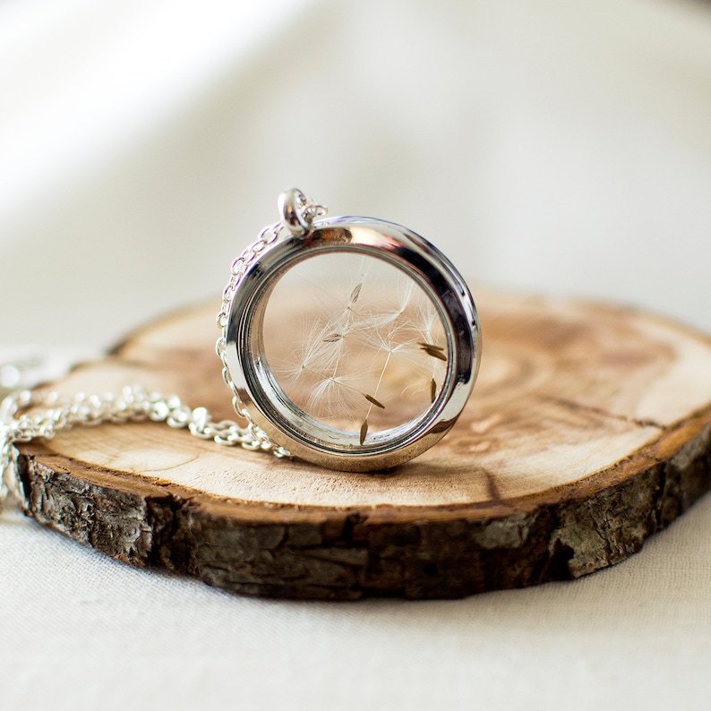 Stunning Necklace for Daily Wear