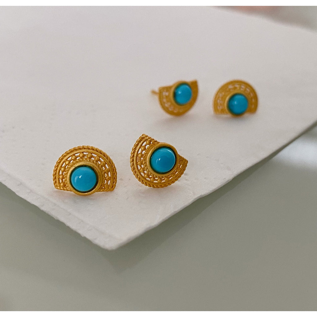 Vintage Handmade Gold Earring
