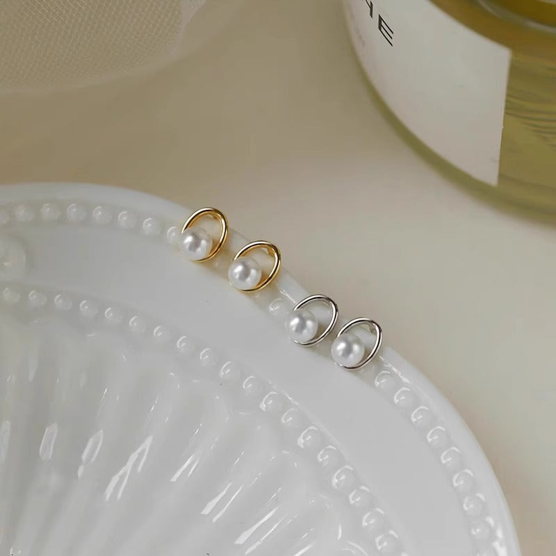 Beautiful Pearl Earring with Unique Style