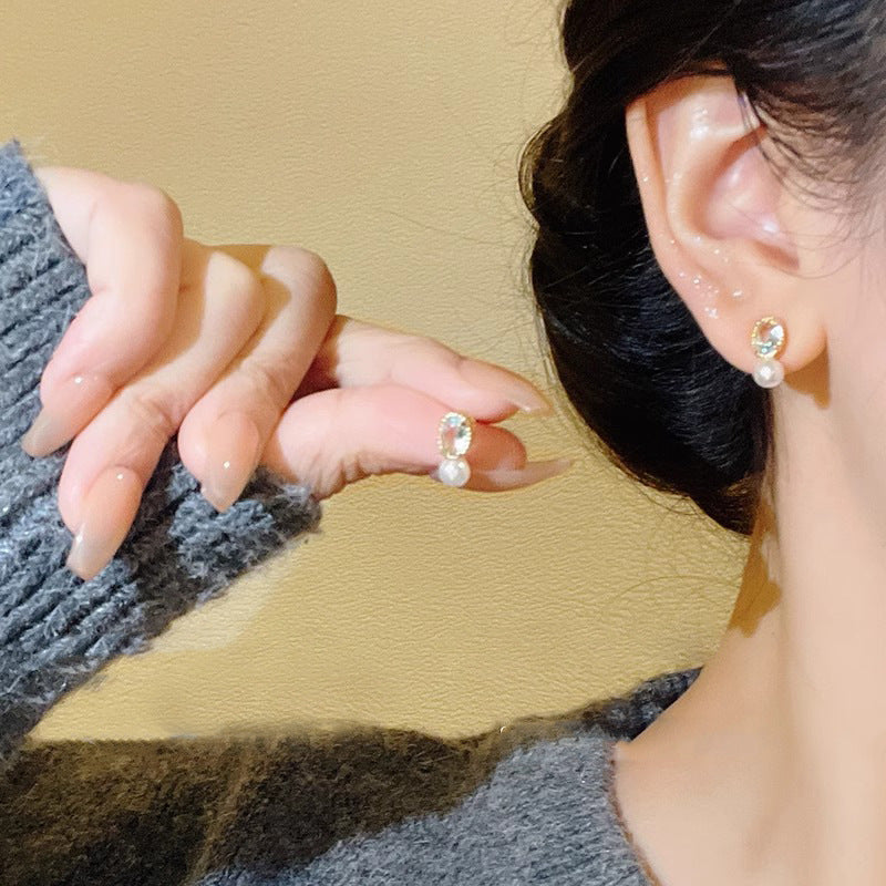 Beautiful Pearl Earring with Unique Style