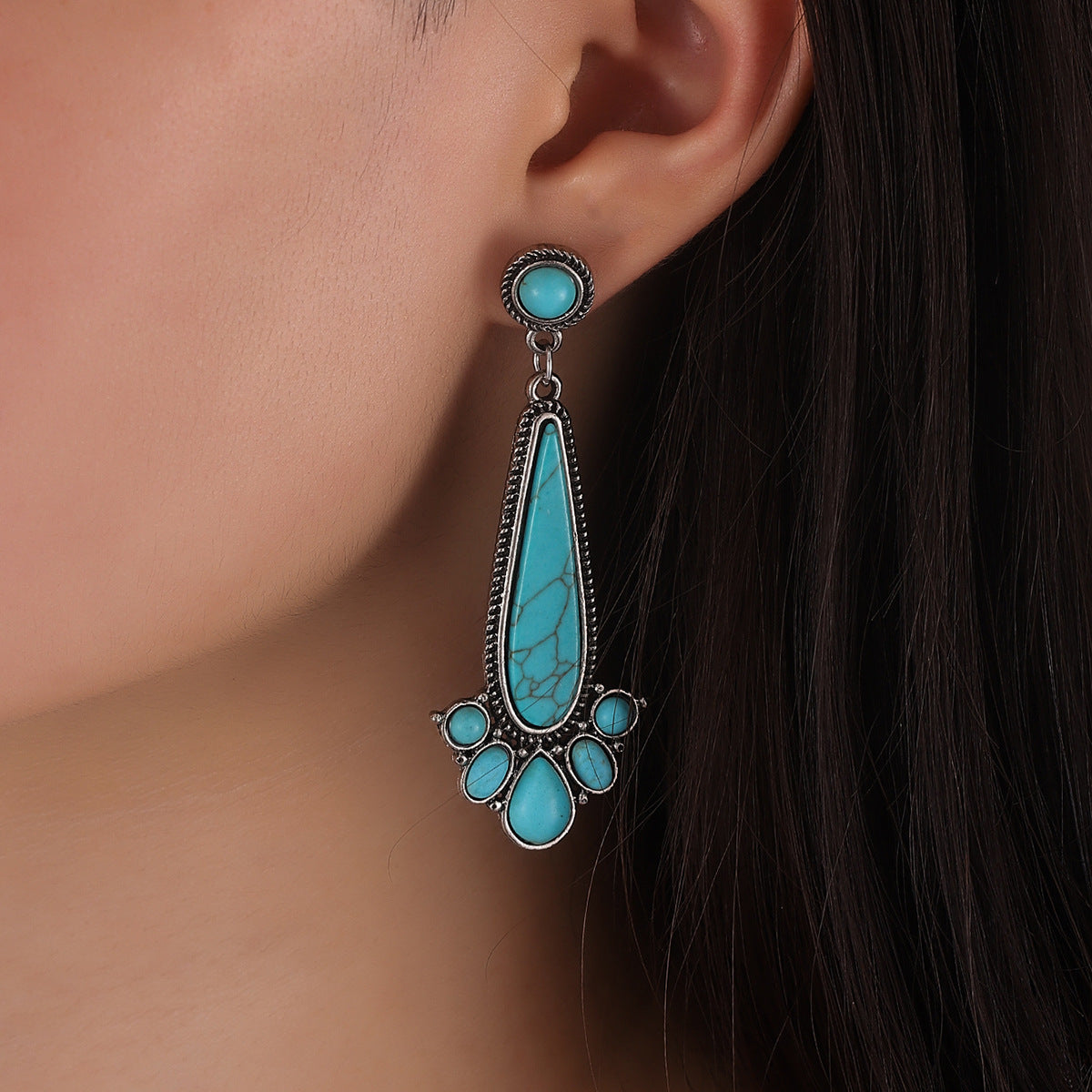 Charming Earring for Any Occasion