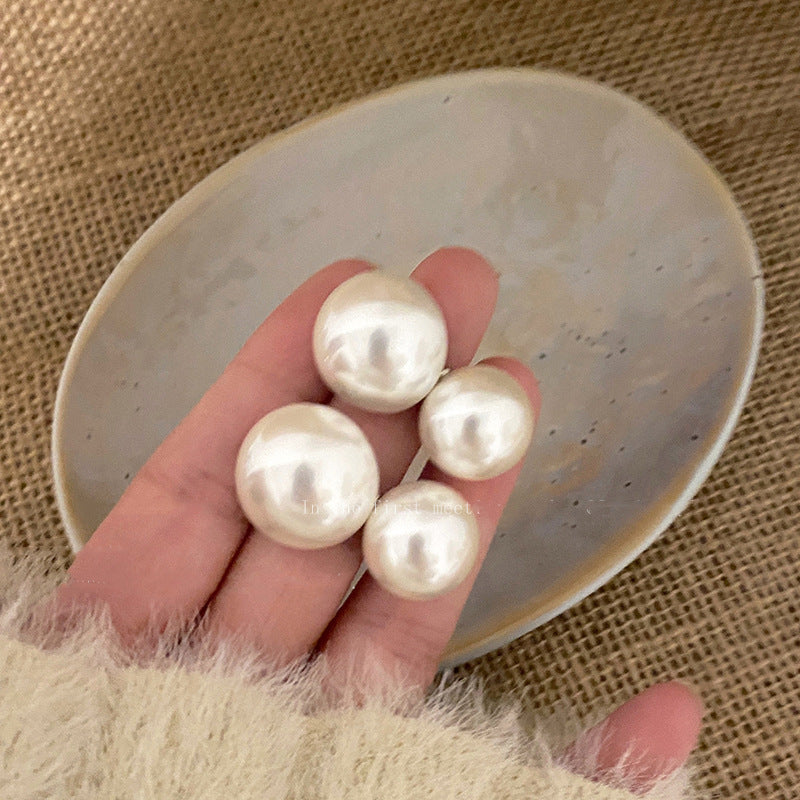 Charming Pearl Earring for Any Occasion