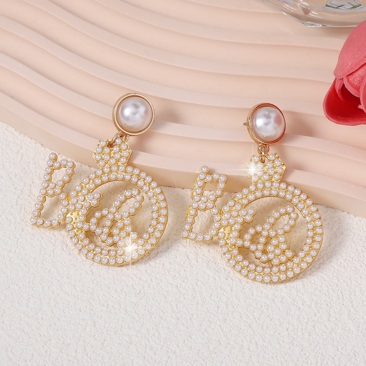 Charming Pearl Earring for Any Occasion