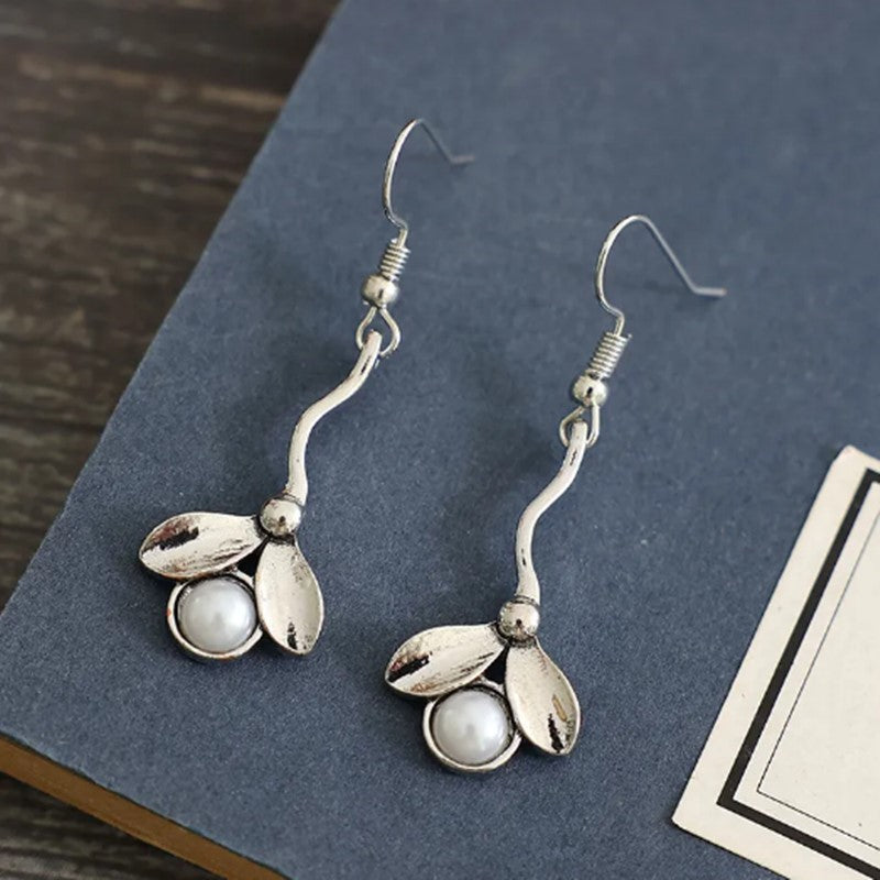 Charming Pearl Earring for Any Occasion