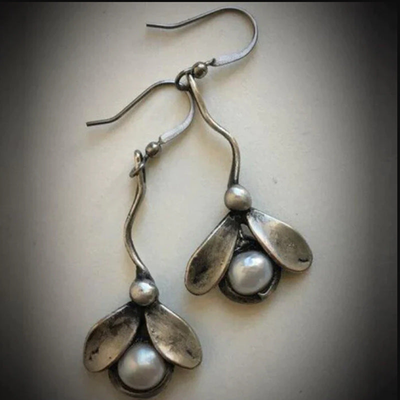 Charming Pearl Earring for Any Occasion