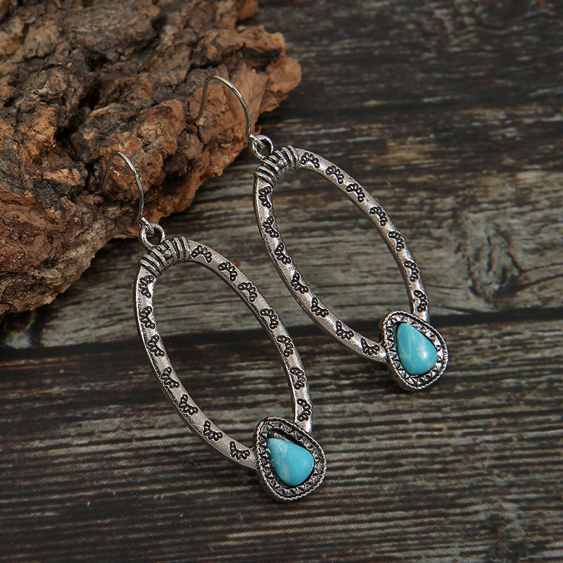 Romantic Silver Earring for Special Moments