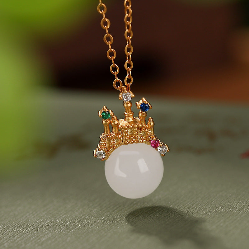 Beautiful Gold Necklace with Unique Style