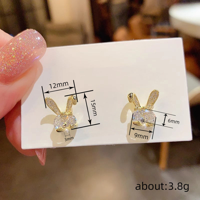 Beautiful Pearl Earring with Unique Style