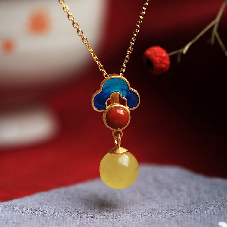 Beautiful Gold Necklace with Unique Style