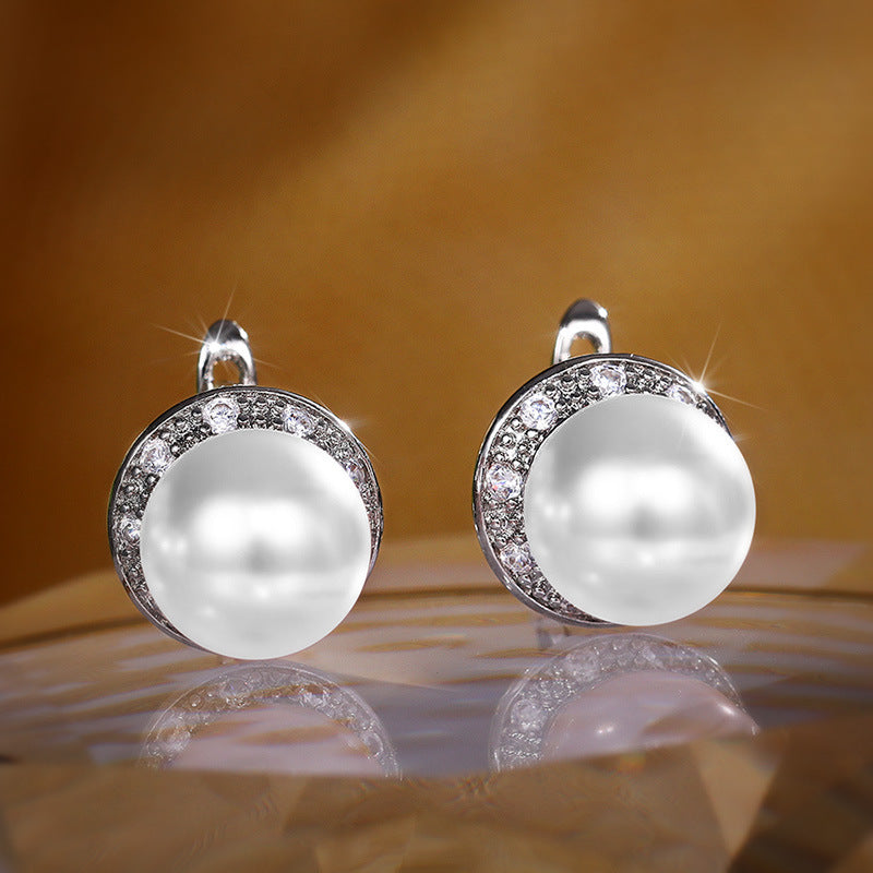 Classic Pearl Earring with Timeless Appeal