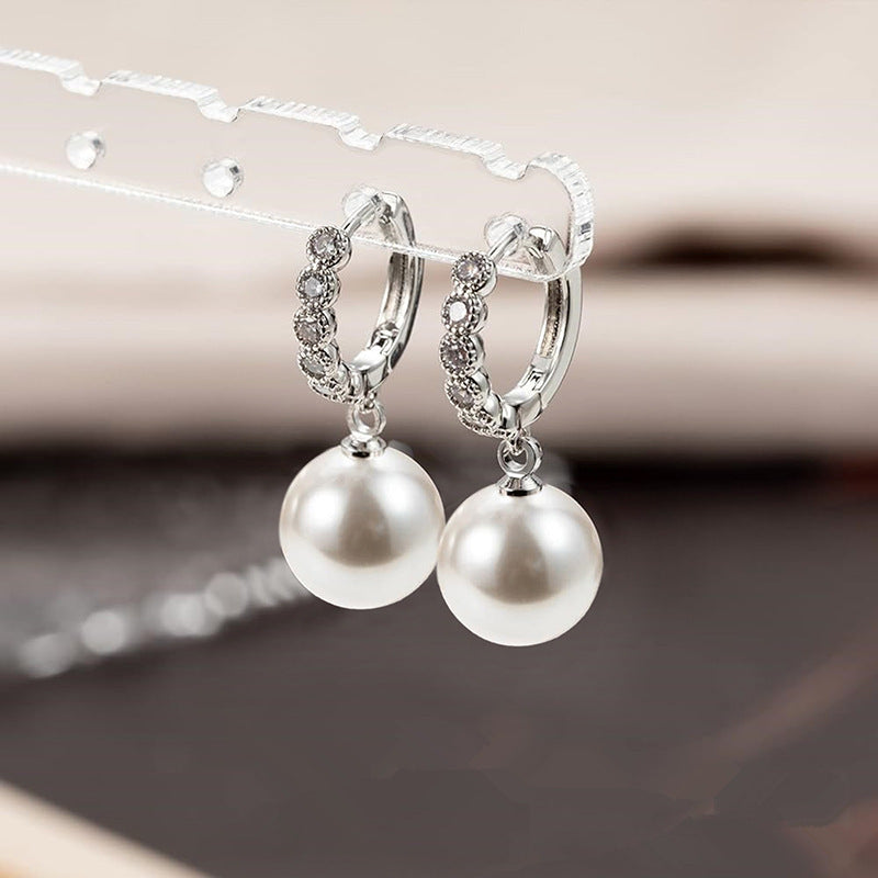 Beautiful Pearl Earring with Unique Style