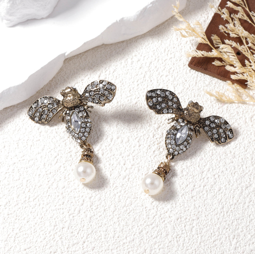 Beautiful Pearl Earring with Unique Style