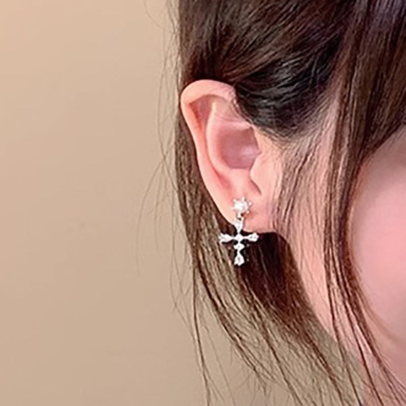 Beautiful Pearl Earring with Unique Style