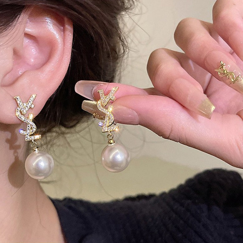 Beautiful Pearl Earring with Unique Style