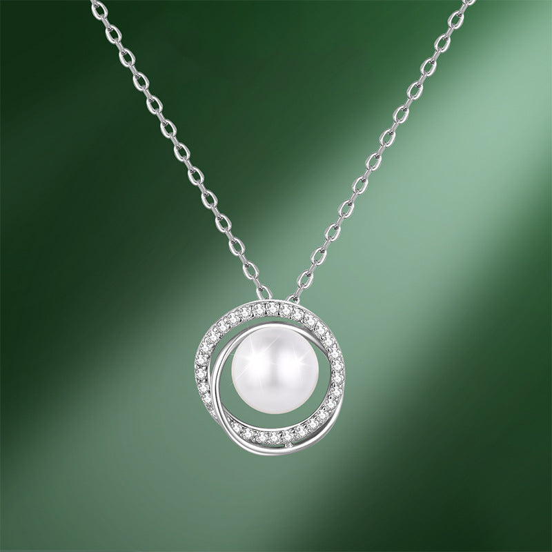 Beautiful Pearl Necklace with Unique Style