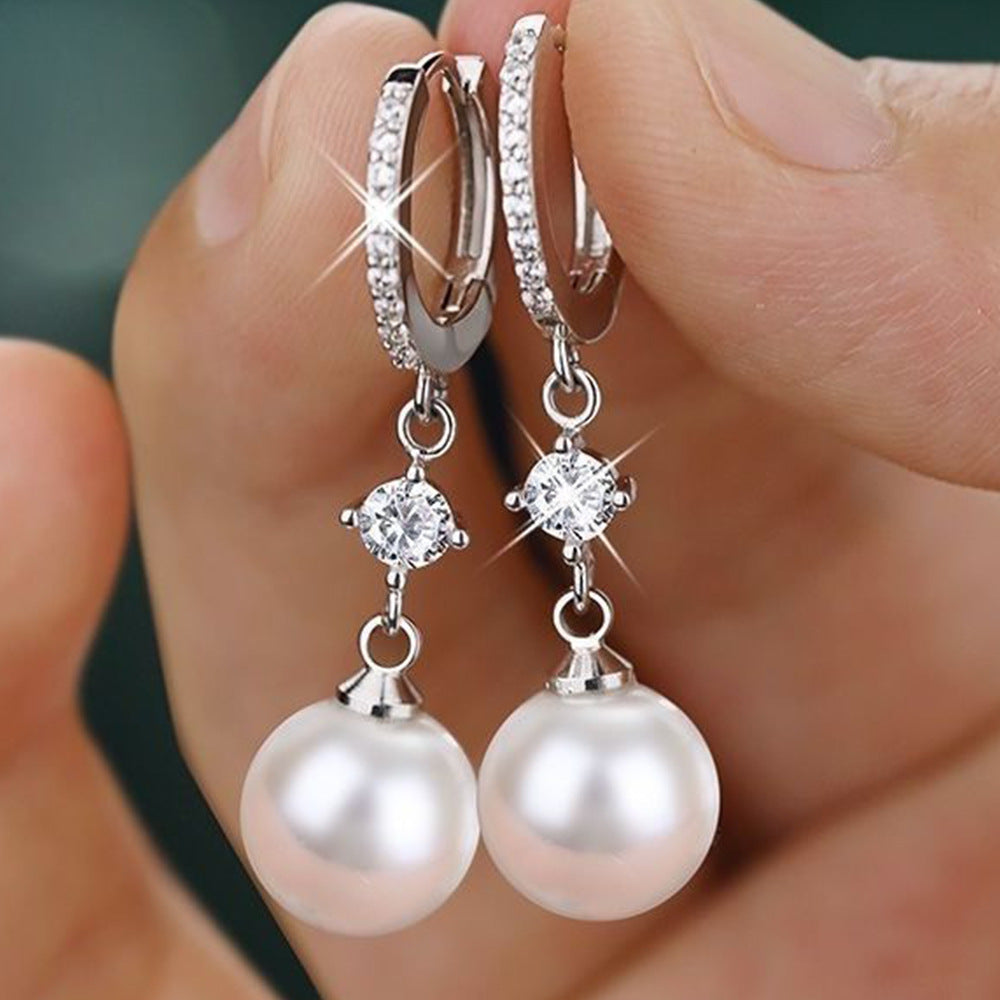 Beautiful Pearl Earring with Unique Style