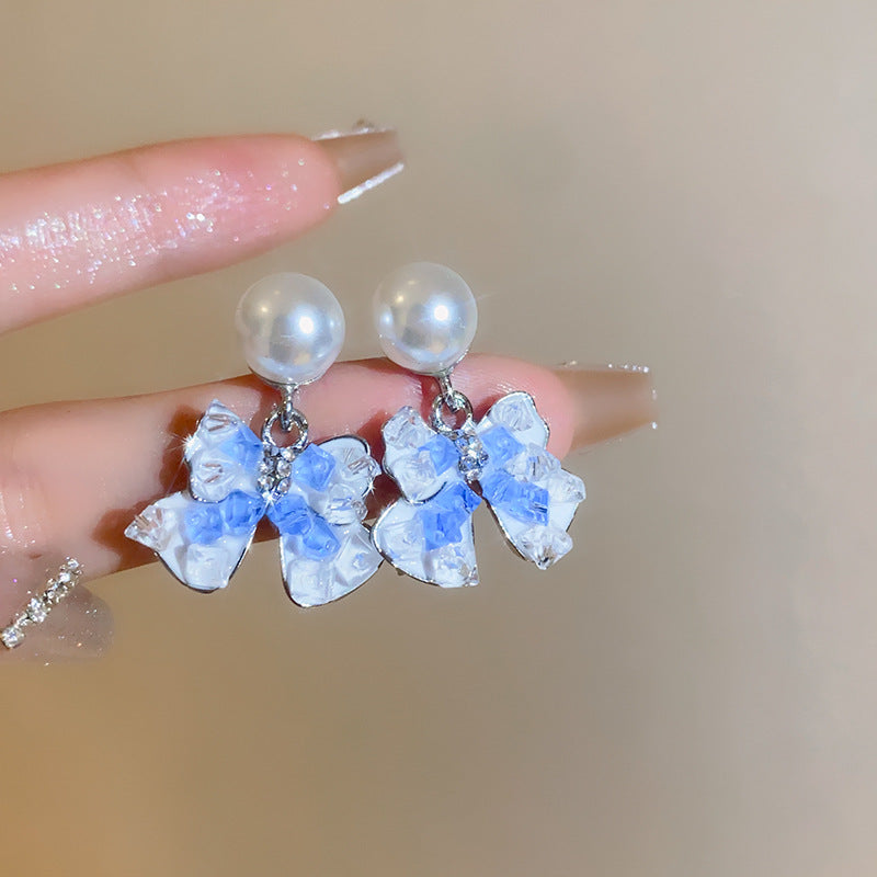 Beautiful Pearl Earring with Unique Style