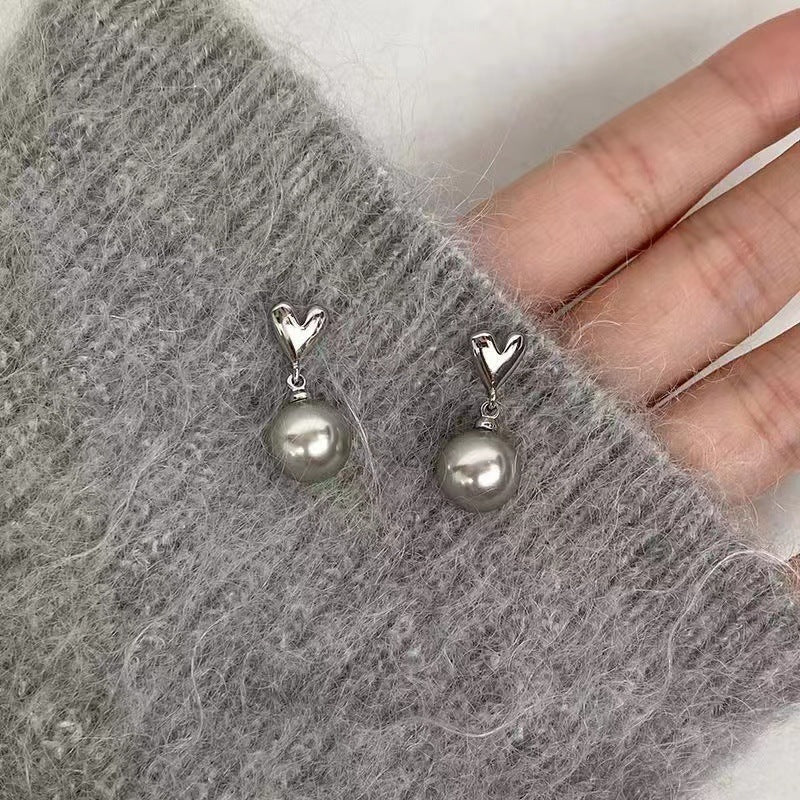 Charming Pearl Earring for Any Occasion
