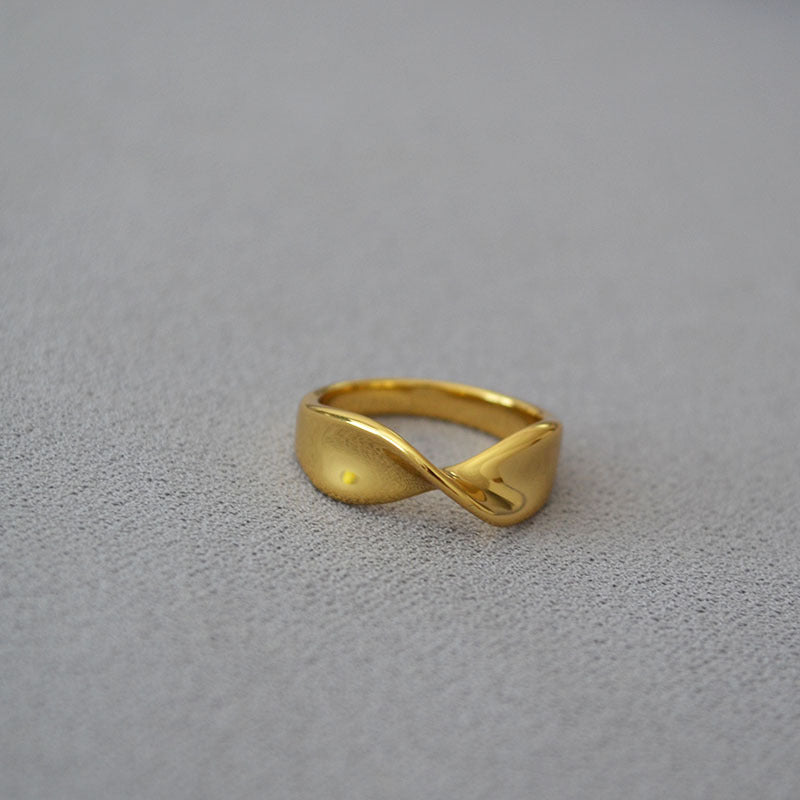 Beautiful Gold Ring with Unique Style