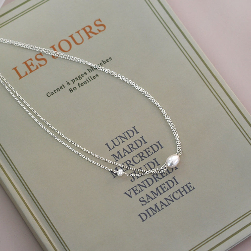 Beautiful Pearl Necklace with Unique Style