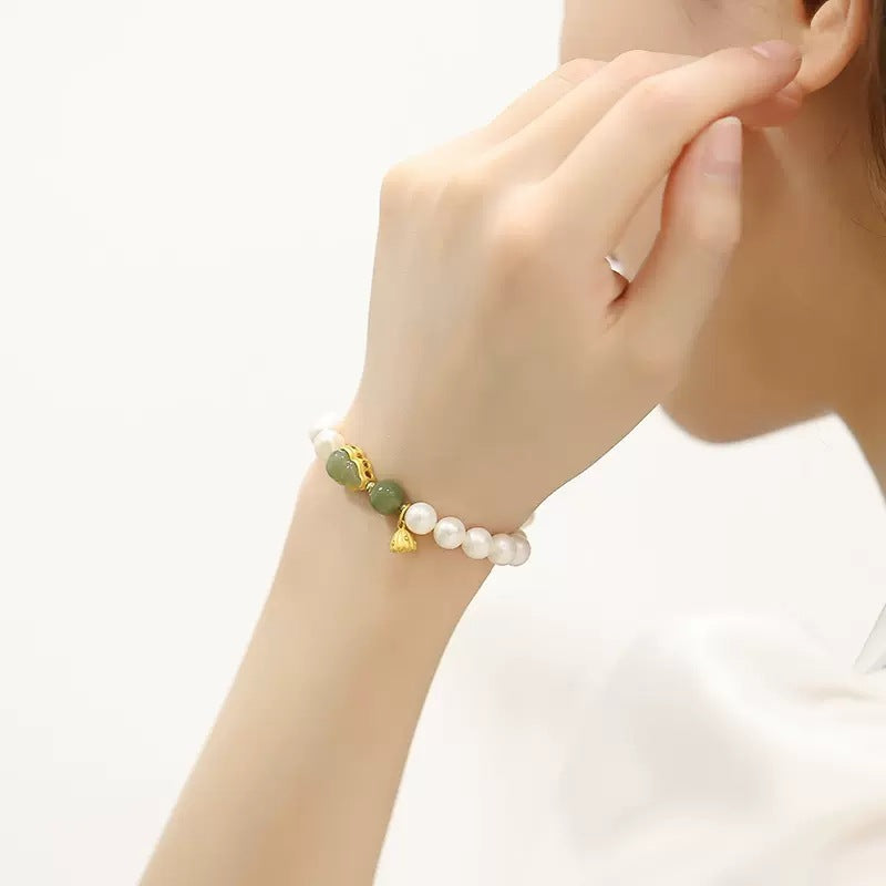 Beautiful Gold Bracelet with Unique Style