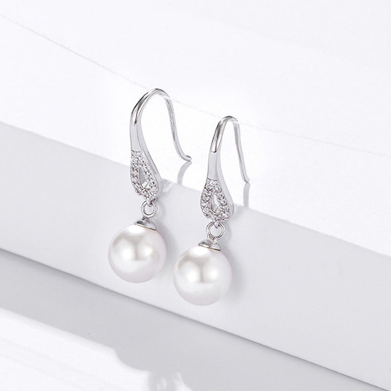 Beautiful Pearl Earring with Unique Style