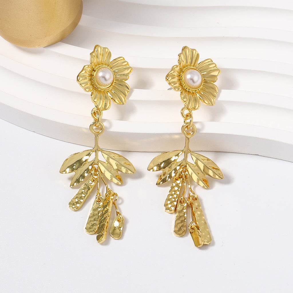 Beautiful Pearl Earring with Unique Style