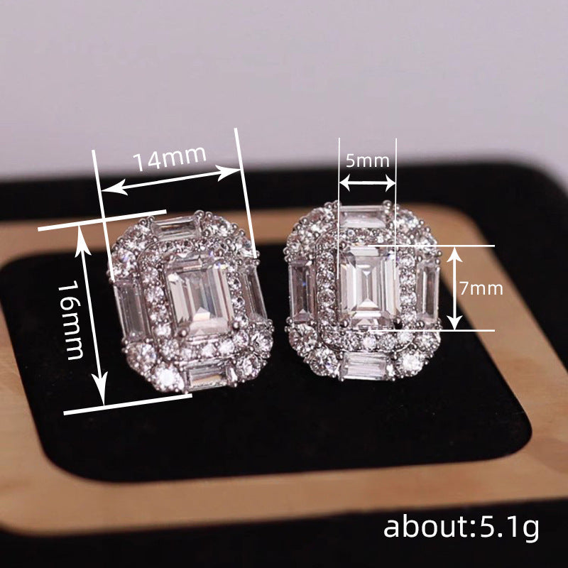 Stunning Earring for Daily Wear