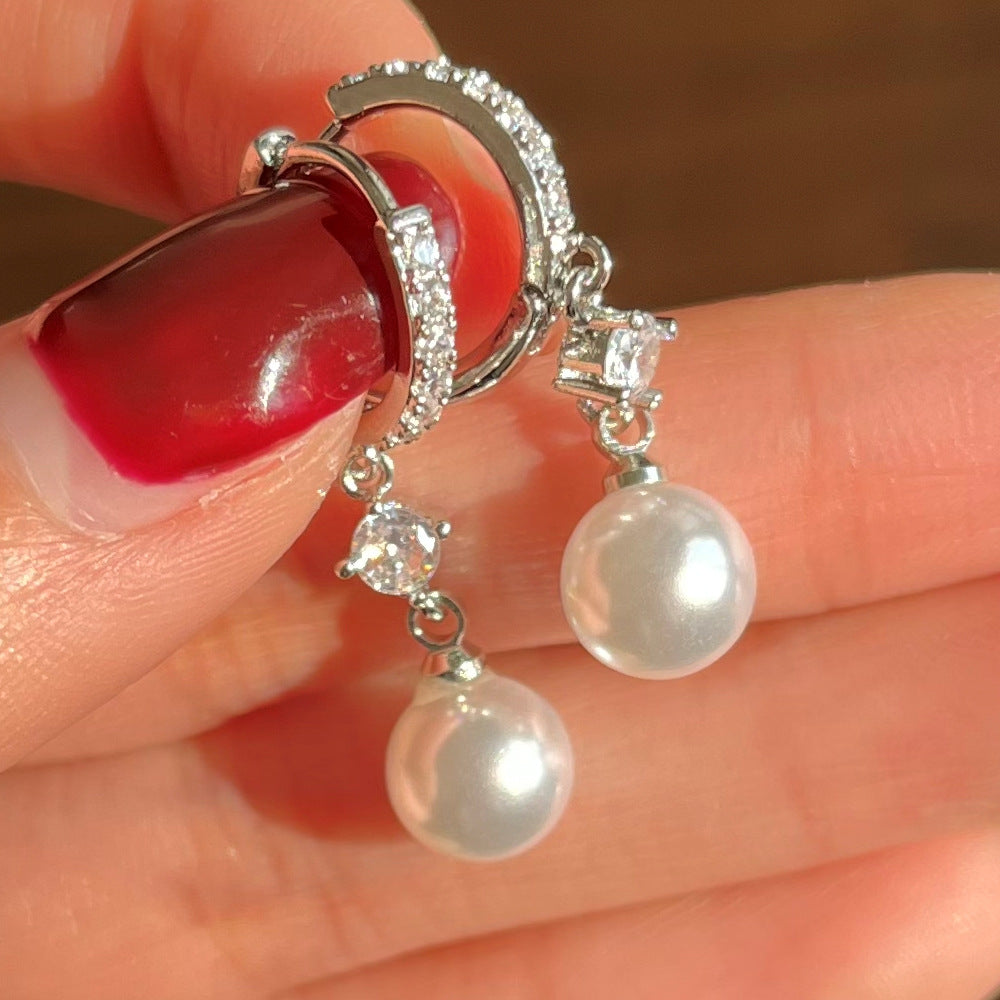 Beautiful Pearl Earring with Unique Style