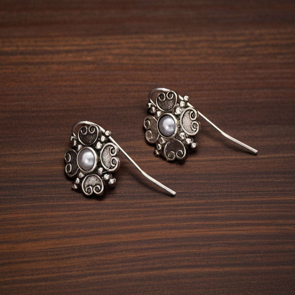 Charming Pearl Earring for Any Occasion