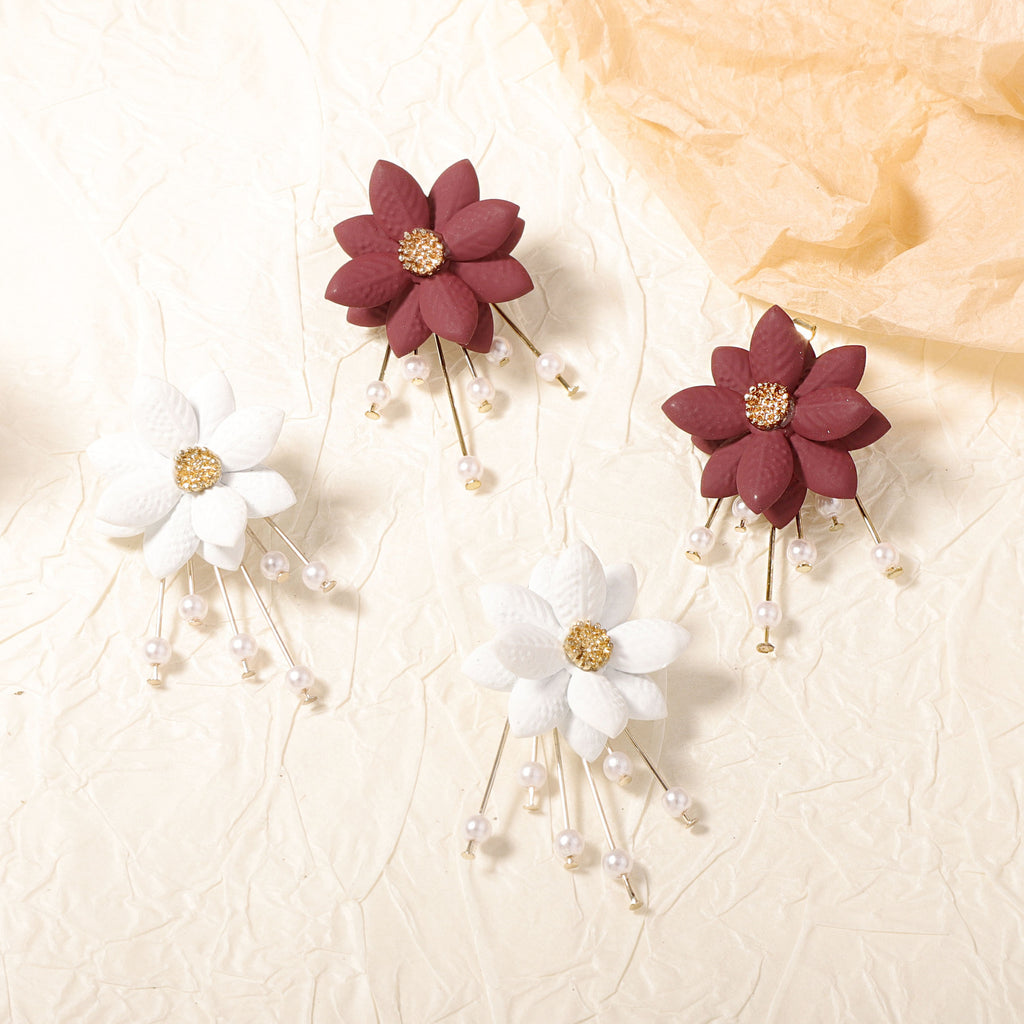 Beautiful Pearl Earring with Unique Style