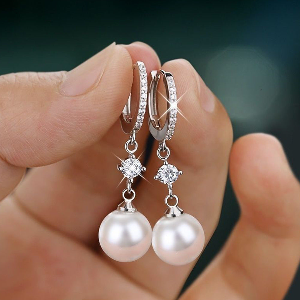 Beautiful Pearl Earring with Unique Style