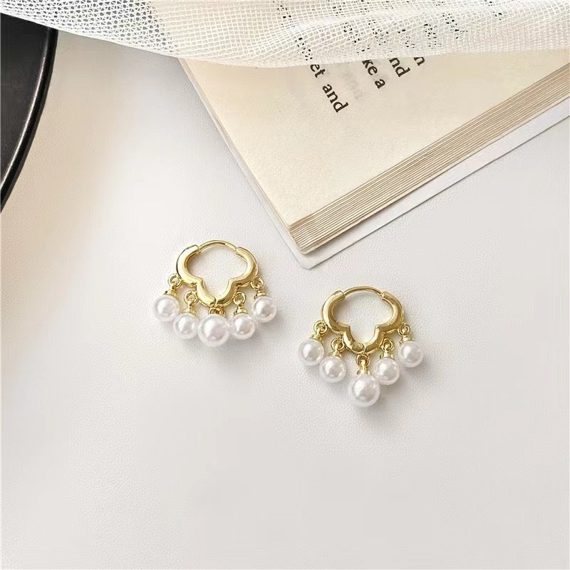 Beautiful Pearl Earring with Unique Style