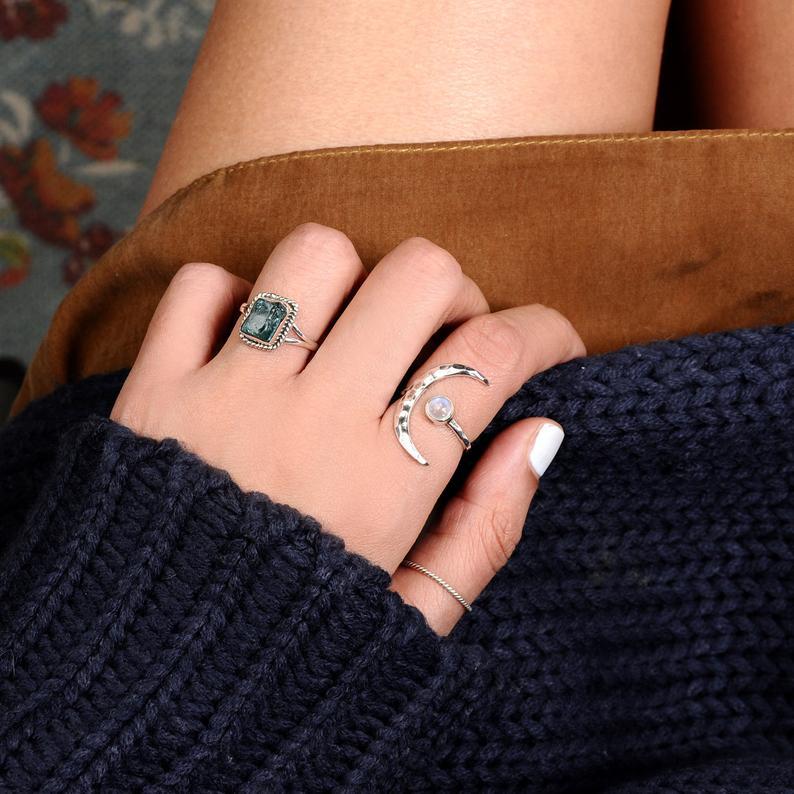 Beautiful Silver Bracelet with Unique Style