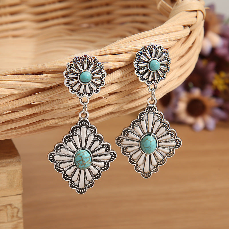 Elegant Silver Earring for Every Occasion