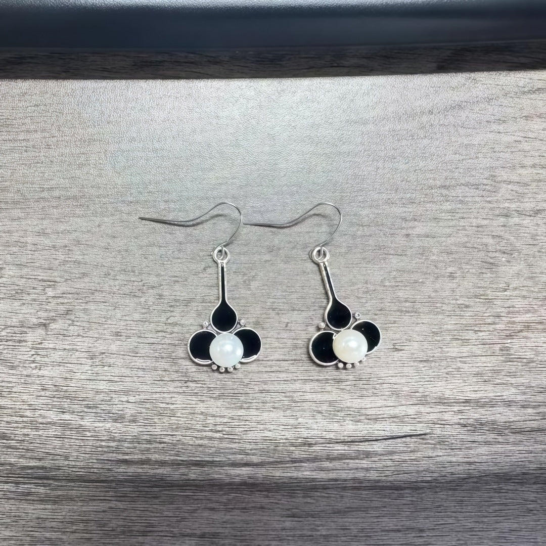 Beautiful Pearl Earring with Unique Style