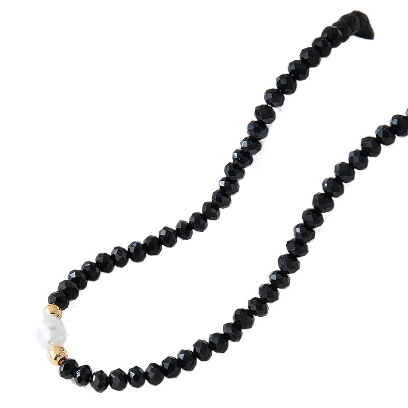 Beautiful Pearl Necklace with Unique Style