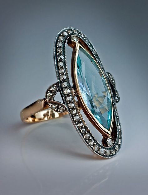 Beautiful Gold Ring with Unique Style