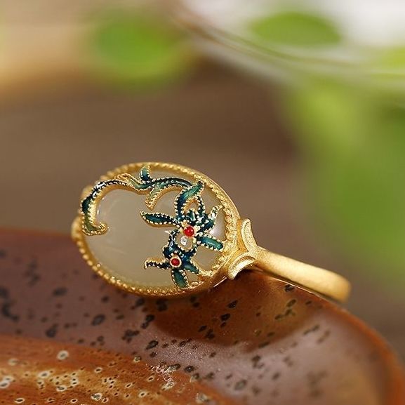Beautiful Gold Ring with Unique Style