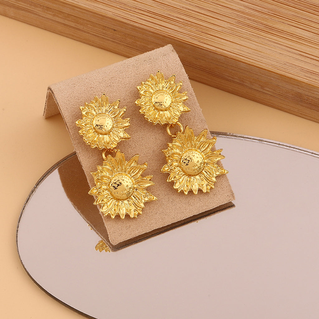 Vintage Handmade Gold Earring