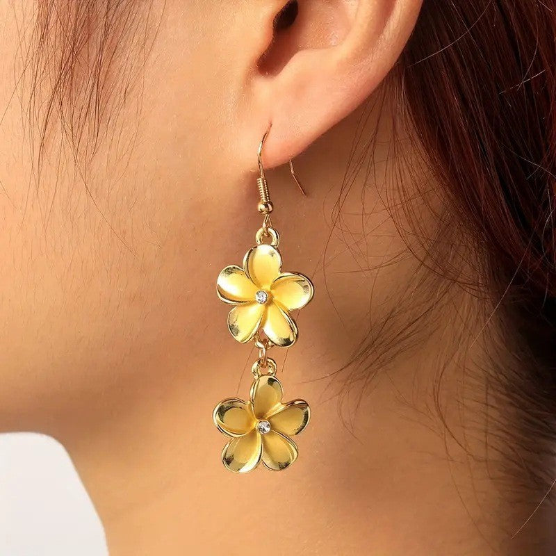 Romantic Gold Earring for Special Moments