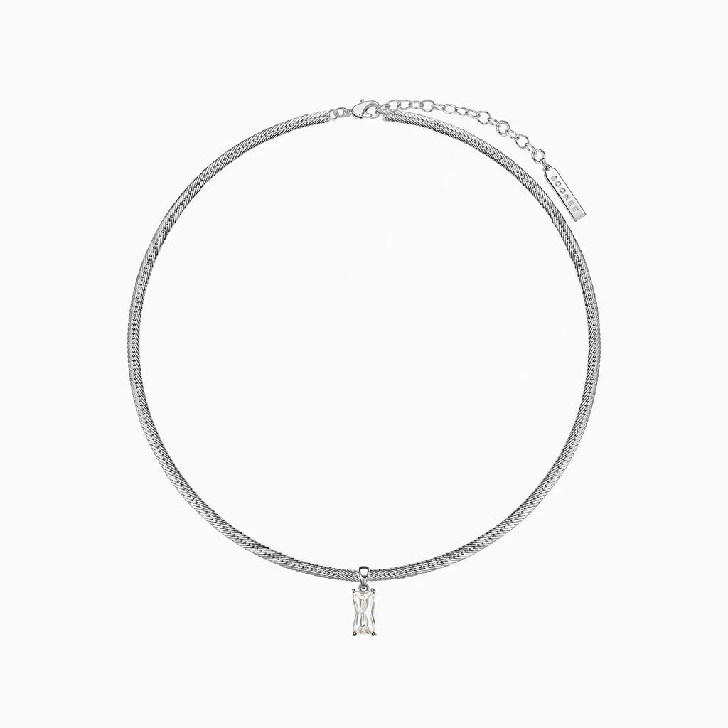 Beautiful Gold Necklace with Unique Style