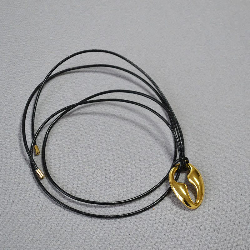 Beautiful Gold Necklace with Unique Style