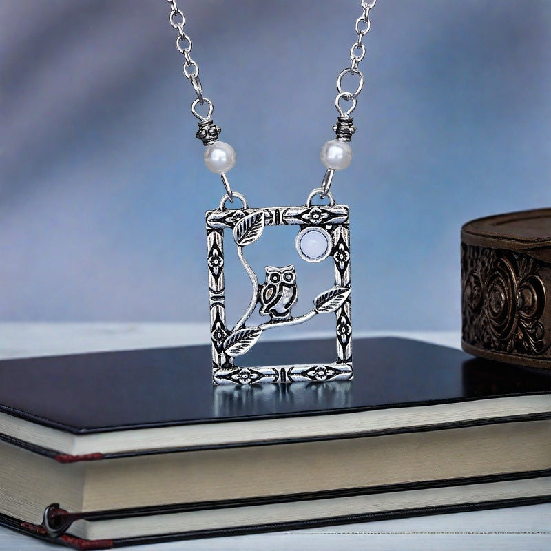 Beautiful Pearl Necklace with Unique Style