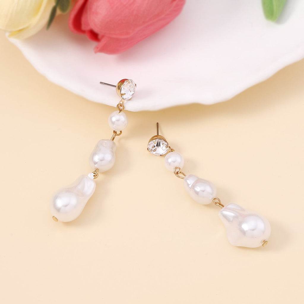 Beautiful Pearl Earring with Unique Style