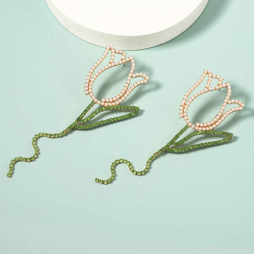 Charming Pearl Earring for Any Occasion