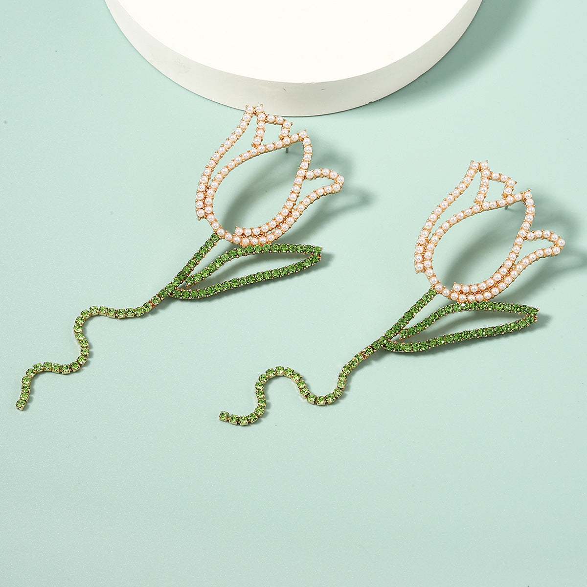 Charming Pearl Earring for Any Occasion