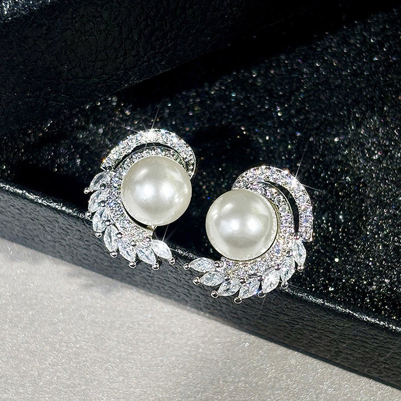Charming Pearl Earring for Any Occasion